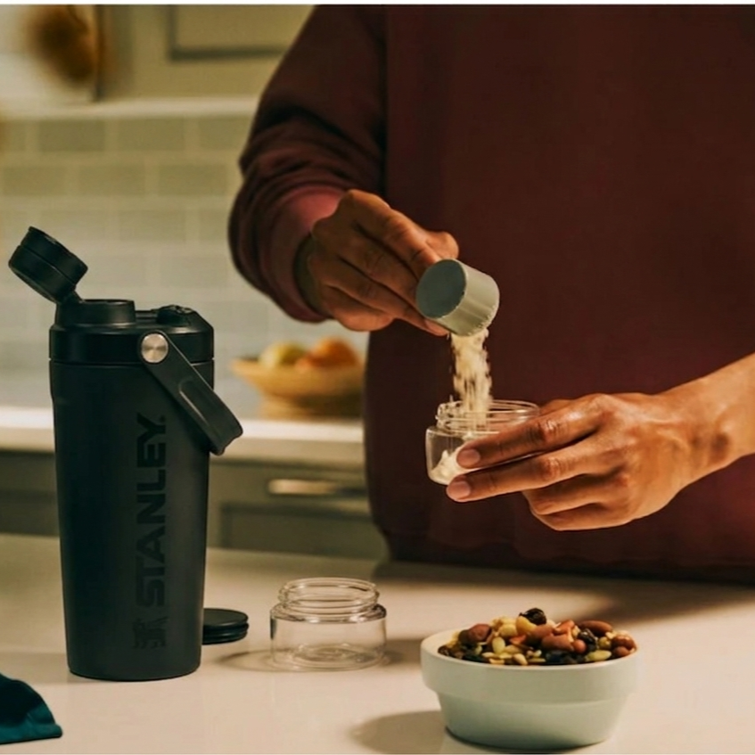 Stanley Vitalize Shaker Bottle